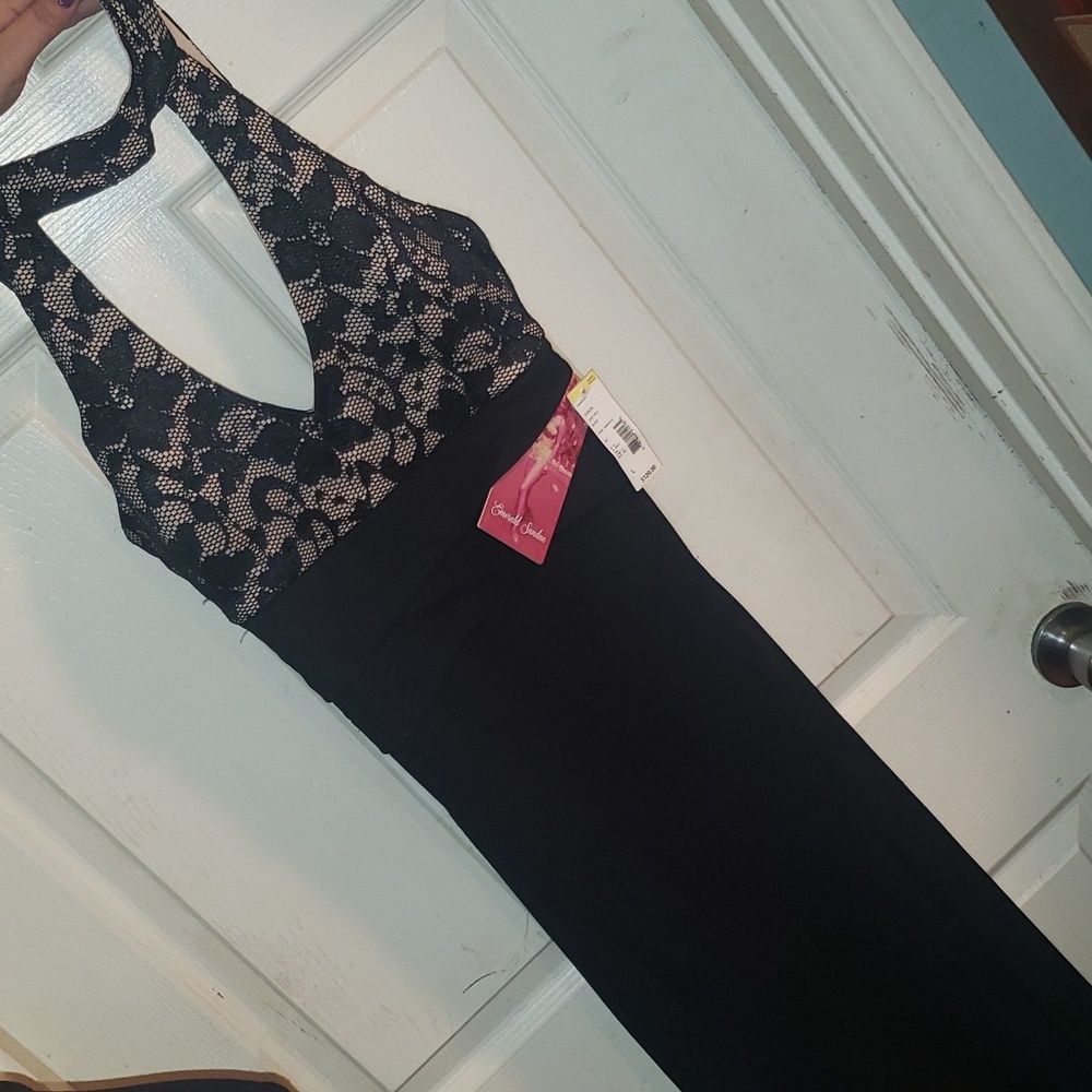 Very beautiful dress for prom are ball